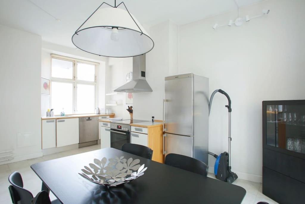 Large & Bright 3Br Apartment W Whirlpool Near Metro โคเปนเฮเกน ภายนอก รูปภาพ