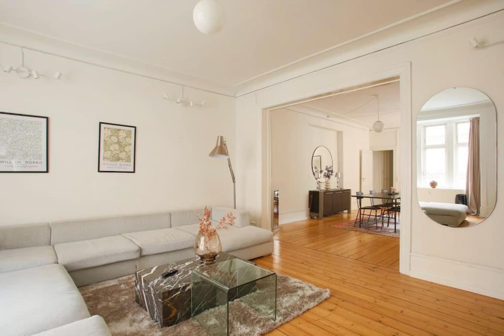 Large & Bright 3Br Apartment W Whirlpool Near Metro โคเปนเฮเกน ภายนอก รูปภาพ