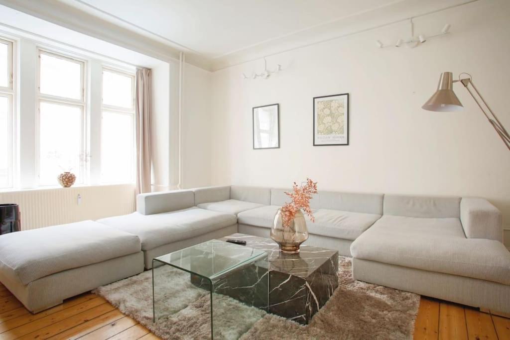 Large & Bright 3Br Apartment W Whirlpool Near Metro โคเปนเฮเกน ภายนอก รูปภาพ