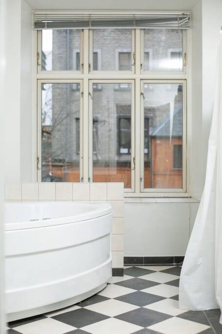Large & Bright 3Br Apartment W Whirlpool Near Metro โคเปนเฮเกน ภายนอก รูปภาพ