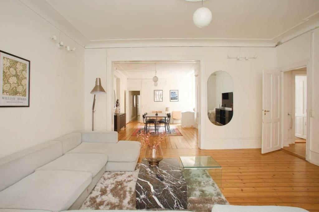 Large & Bright 3Br Apartment W Whirlpool Near Metro โคเปนเฮเกน ภายนอก รูปภาพ