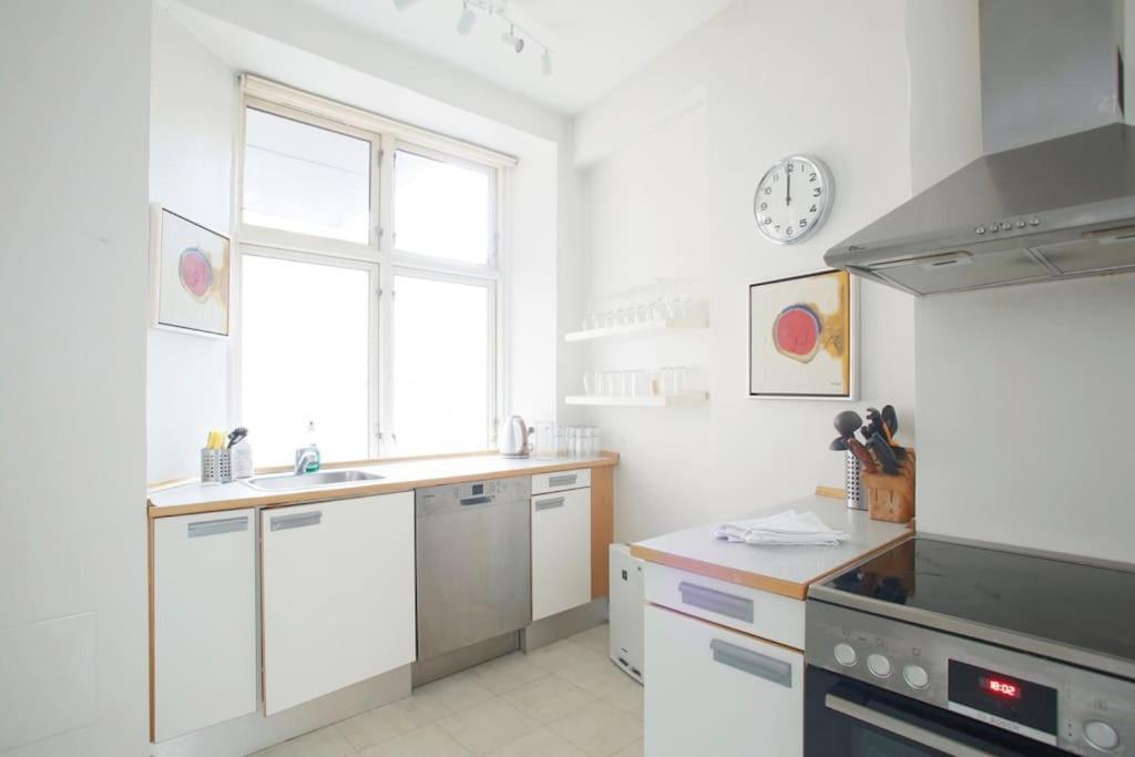 Large & Bright 3Br Apartment W Whirlpool Near Metro โคเปนเฮเกน ภายนอก รูปภาพ